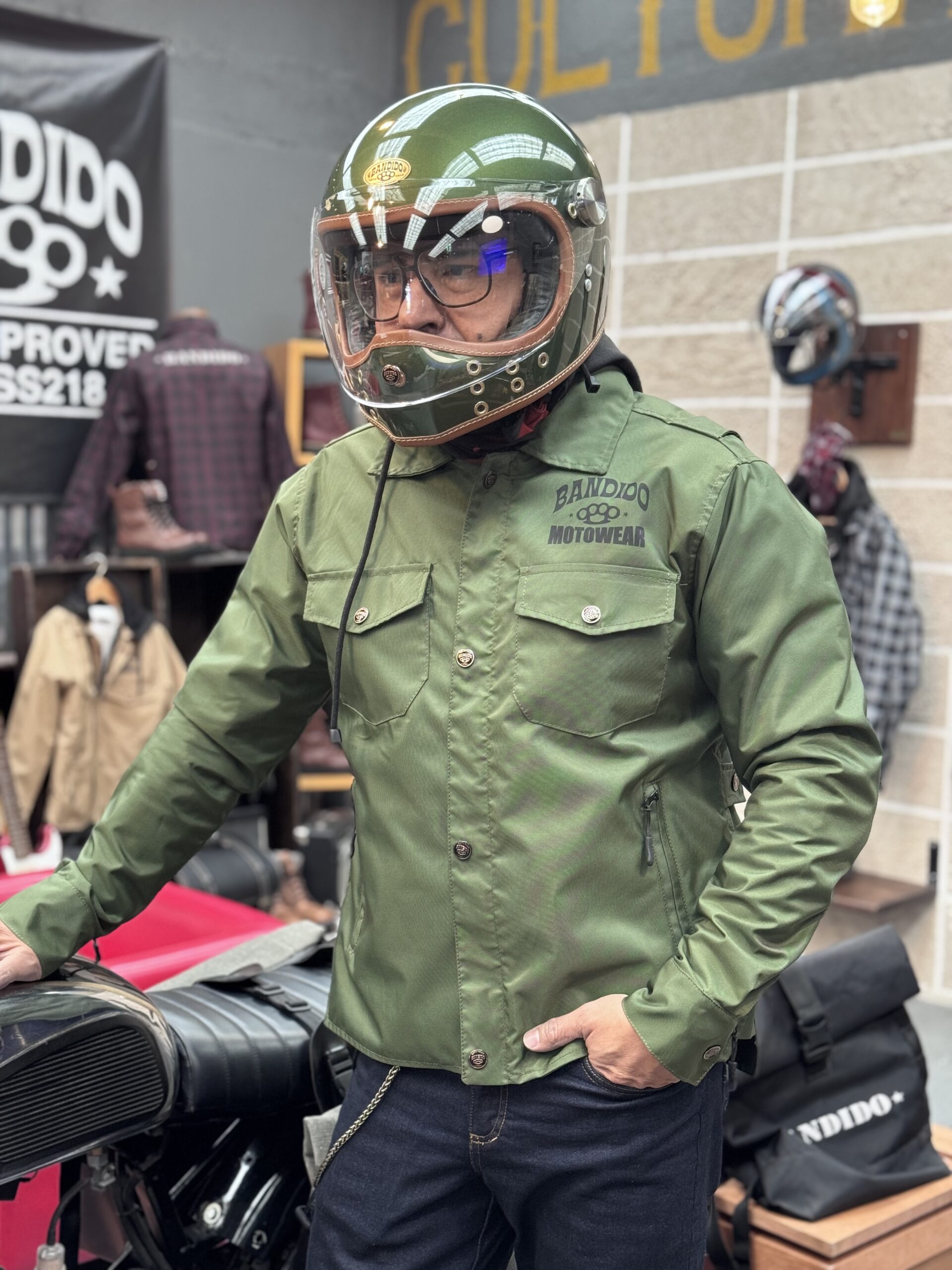 Chaqueta Ruta 72 - Oliva - con protecciones