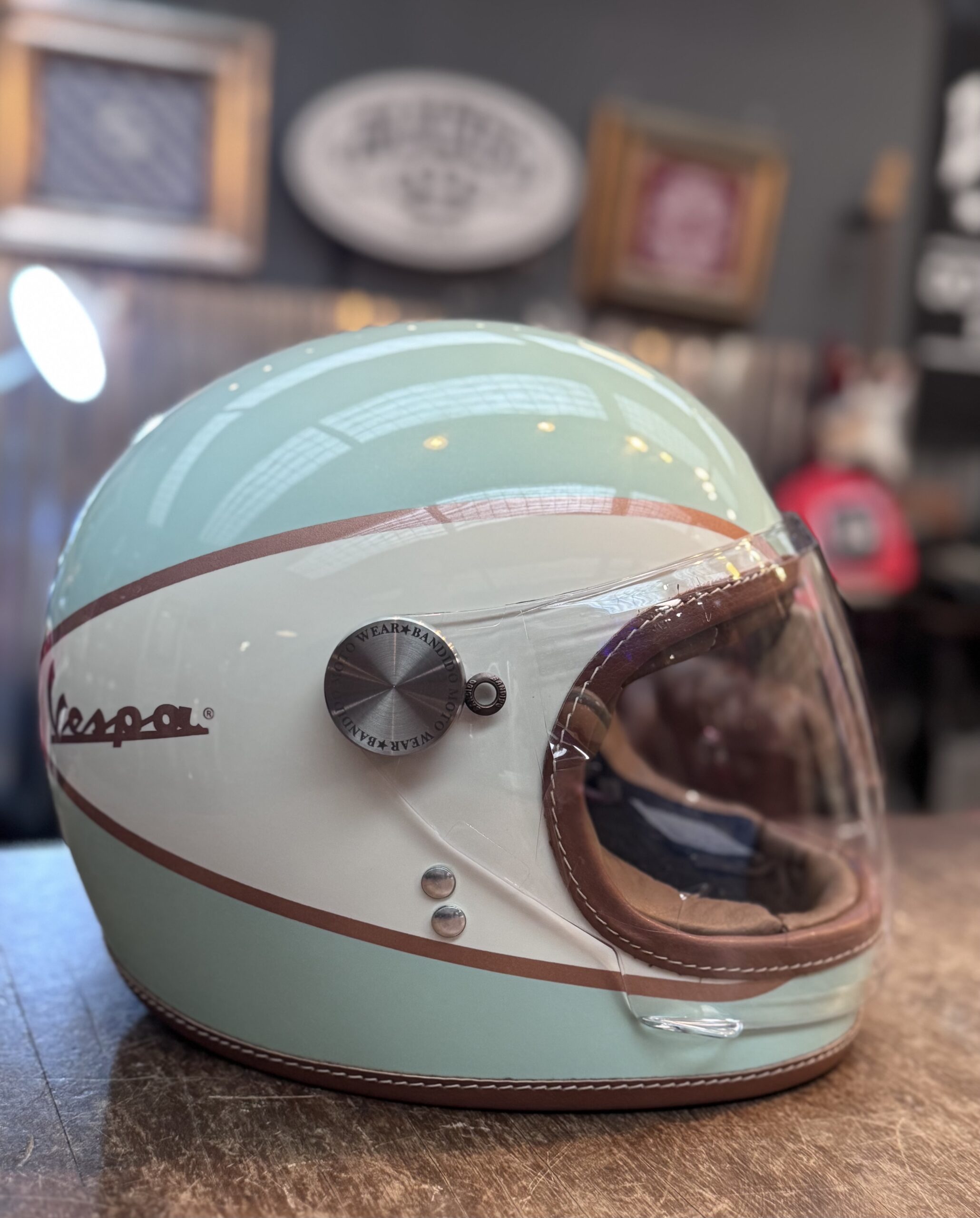 Casco Bárbaro - verde vespa + visor abatible plano