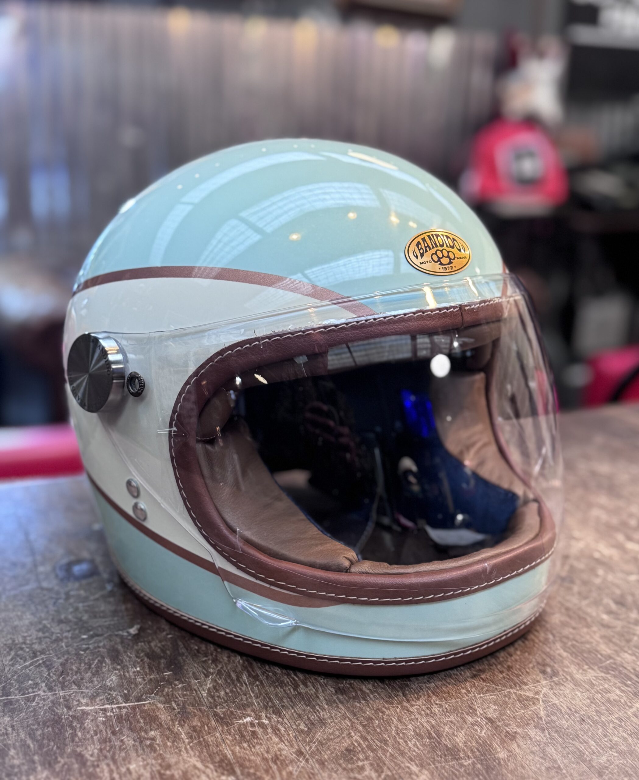 Casco Bárbaro - verde vespa + visor abatible plano - Image 3