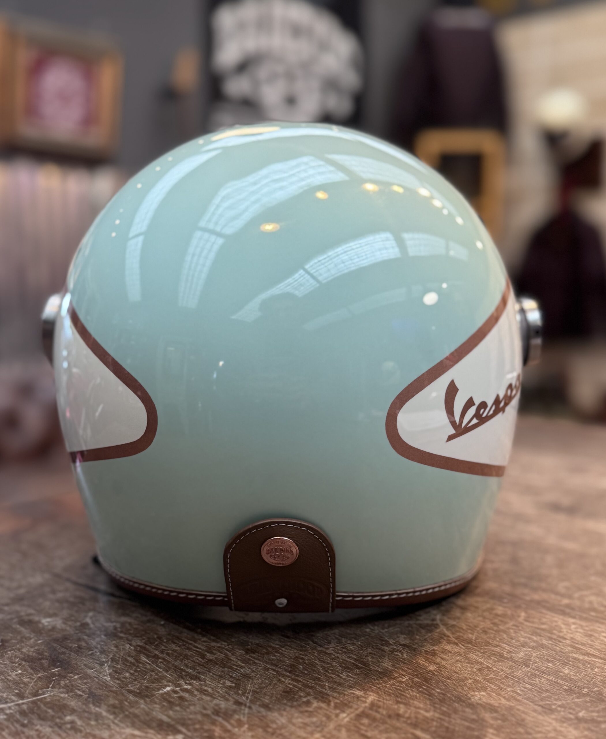 Casco Bárbaro - verde vespa + visor abatible plano - Image 2