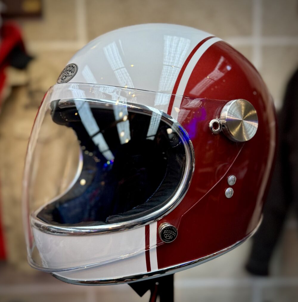 Casco Bárbaro - blanco y vino tinto + visor plano abatible
