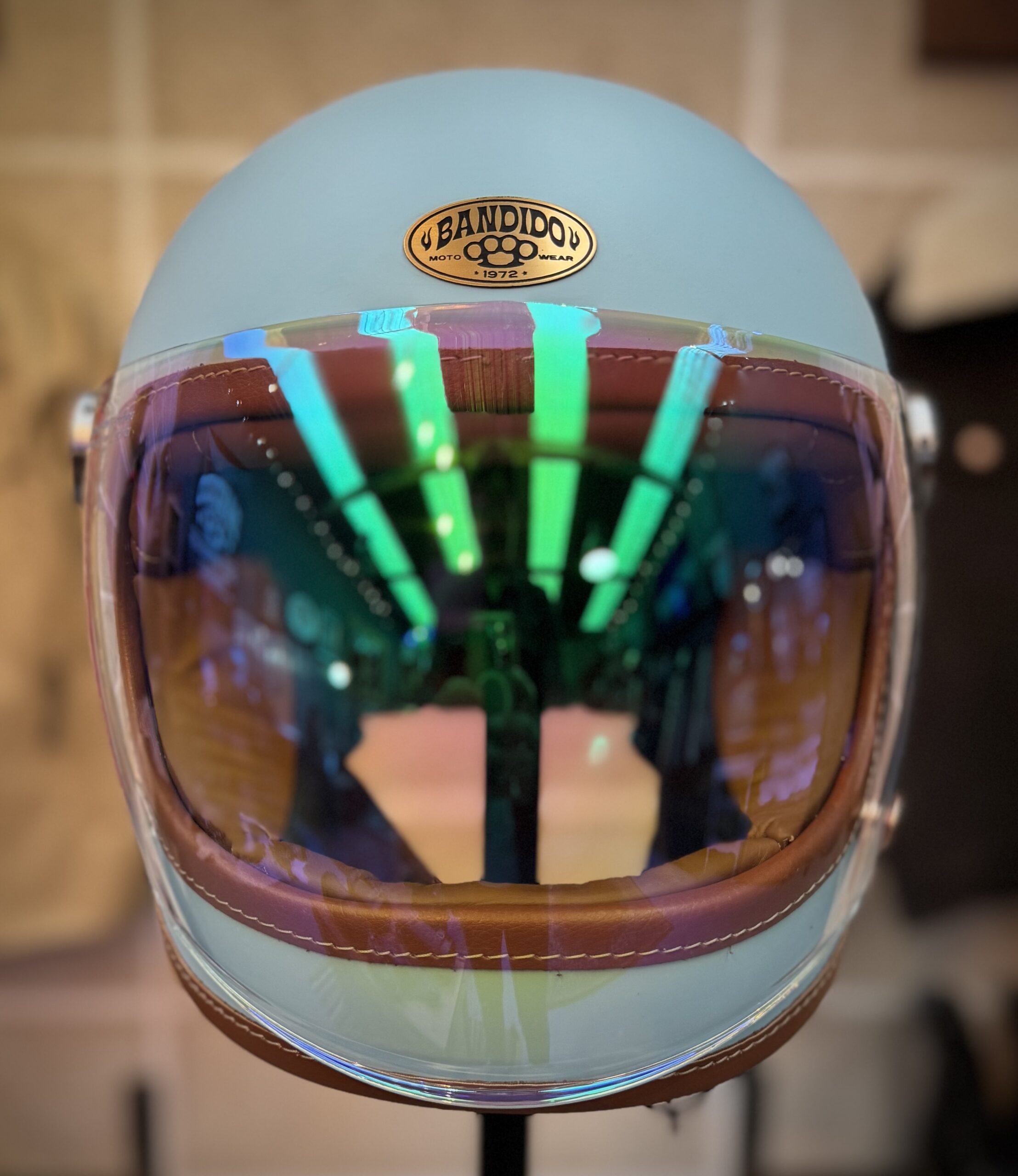 Casco Bárbaro- Verde menta + visor abatible plano - Image 4