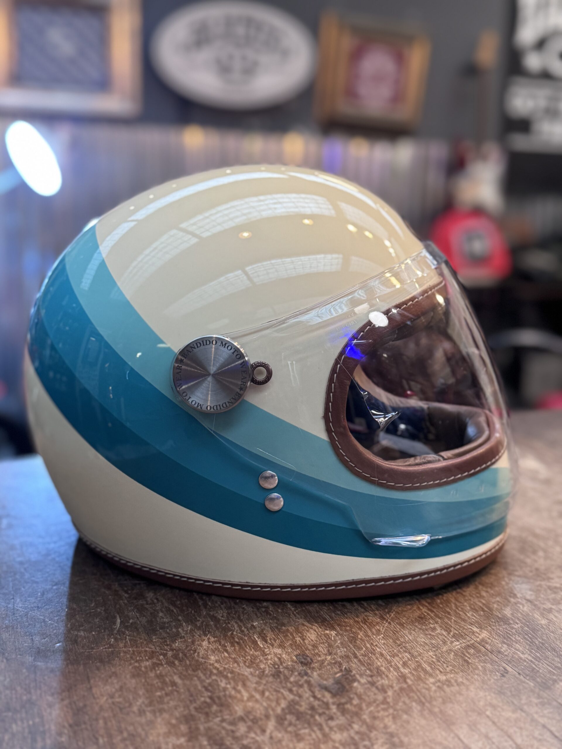 Casco Fierro - línea primavera + visor abatible plano - Image 4