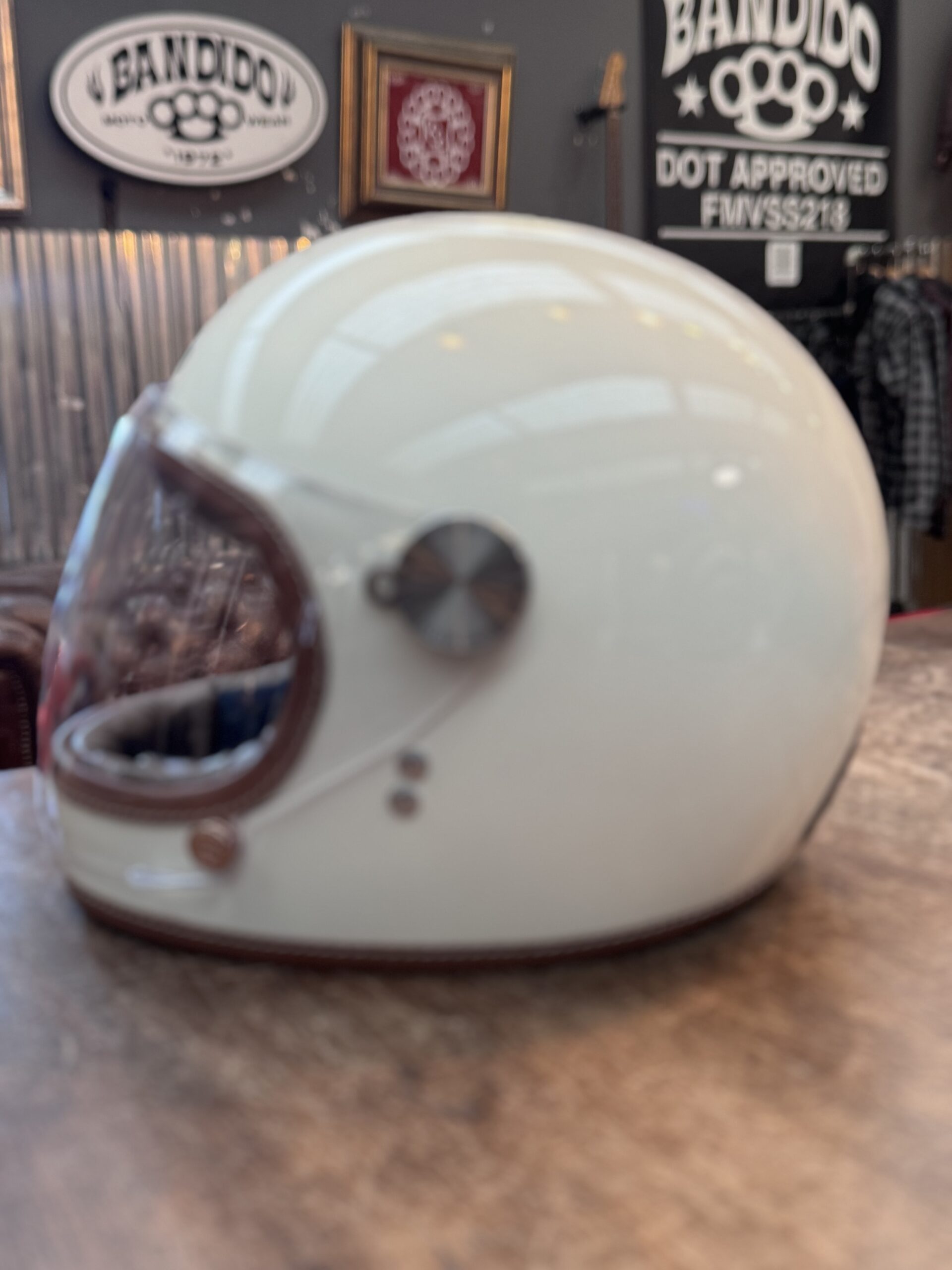 Casco Bárbaro crema + visor abatible plano